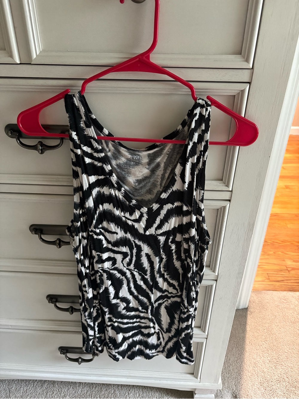 Sleeveless Zebra Print Tank Top - Black & White